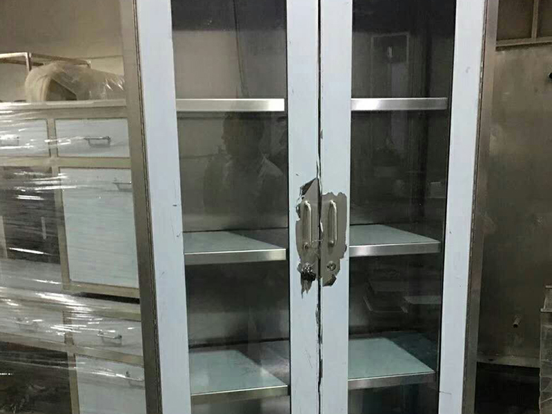 Laboratory Glassware Cabinet Safety Tips for Corrosive Chemicals