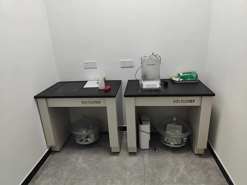 Антивибрационные столы для высокочувствительных лабораторных весов и приборов