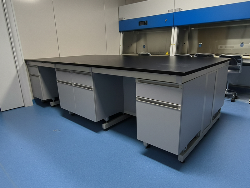 стально-деревянный лабораторный стол