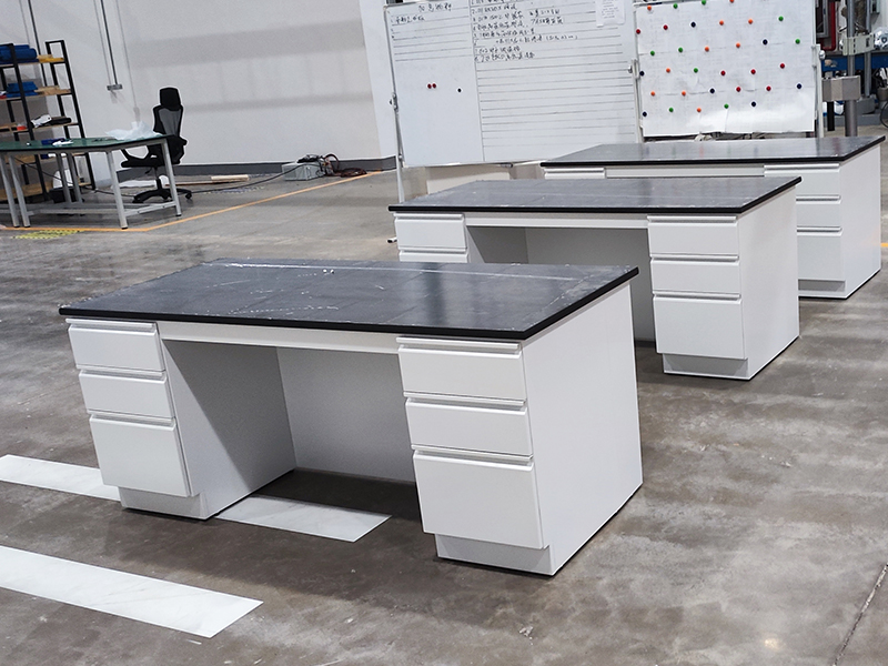 Китайская компания Huajusheng (华巨升) представляет передовые комплексные лабораторные системы «под ключ» для российского рынка. С более чем 20-летним опытом работы в области лабораторного оборудования, мы предлагаем полный спектр решений для научно-исследовательских институтов и промышленных предприятий России. Китайские технологии мирового уровня для России: Huajusheng является одним из ведущих производителей лабораторного оборудования в Китае, экспортирующим продукцию в более чем 80 стран мира. Наши комплексные лабораторные системы сочетают передовые китайские технологии производства с учетом специфических требований российского рынка и климатических условий. Мы понимаем уникальные потребности российских лабораторий - от арктических исследовательских станций до промышленных комплексов в различных климатических зонах. Наше оборудование спроектировано для работы при температурах от -40°C до +45°C, что делает его идеальным для российских условий. Комплексное решение включает: Система Huajusheng включает вытяжные шкафы с современными системами фильтрации, лабораторную мебель из высококачественных материалов, произведенных в Китае, системы вентиляции и кондиционирования, специально адаптированные для российских климатических условий, и интегрированные системы безопасности с автоматическим мониторингом. Соответствие российским и международным стандартам: Все продукты Huajusheng соответствуют требованиям ГОСТ 12.4.021, ISO 14644, CE, и международным стандартам безопасности. Мы работаем в тесном сотрудничестве с российскими сертификационными органами, обеспечивая полное соответствие местным нормативам. Специализация по отраслям: Химическая промышленность - системы для работы с агрессивными веществами, соответствующие российским нормам безопасности. Фармацевтика - чистые помещения классов ISO 5-8 для производства лекарственных средств. Биотехнологии - лаборатории BSL-2 и BSL-3 с современными системами биобезопасности. Нефтегазовая отрасль - аналитические лаборатории для контроля качества нефтепродуктов. Российско-китайское сотрудничество: В рамках стратегического партнерства России и Китая, Huajusheng активно участвует в модернизации российской научной инфраструктуры. Мы поставили оборудование для ведущих университетов в Москве, Санкт-Петербурге, Новосибирске и других городах России. Преимущества работы с Huajusheng: Полный цикл реализации проекта от проектирования до ввода в эксплуатацию. Местная служба поддержки с русскоязычными специалистами в Москве, Санкт-Петербурге и региональных центрах. Быстрая поставка запасных частей со складов в России и Китае. Конкурентоспособные цены благодаря прямым поставкам из Китая. Гарантийное и постгарантийное обслуживание на всей территории России. Монтаж и запуск: Наша команда китайских и российских инженеров обеспечивает профессиональный монтаж, пусконаладочные работы по российским стандартам, обучение персонала на русском языке, и техническую документацию на русском языке. Инновационные решения: Huajusheng внедряет умные лабораторные системы с IoT-технологиями, удаленным мониторингом и управлением, энергоэффективными решениями, снижающими эксплуатационные расходы на 35%, и системами предиктивного обслуживания.