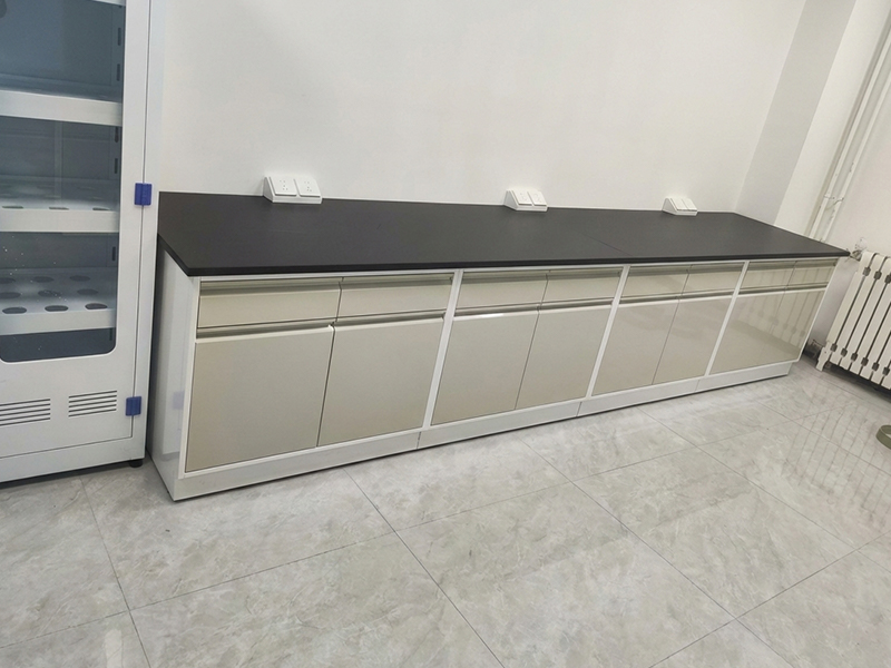 full steel laboratory bench