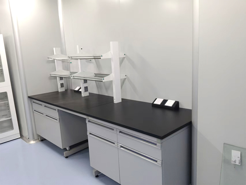 steel-wood lab bench