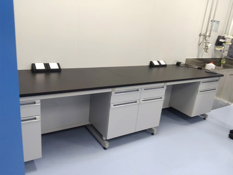steel-wood lab bench